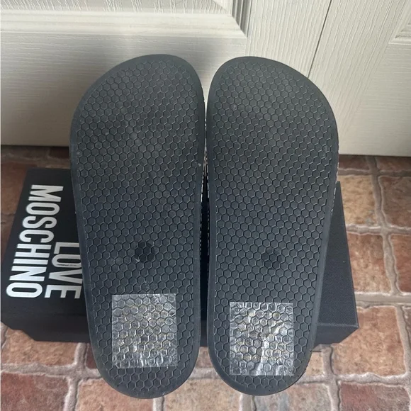 Love Moschino Logo Slides - Picture 10 of 13